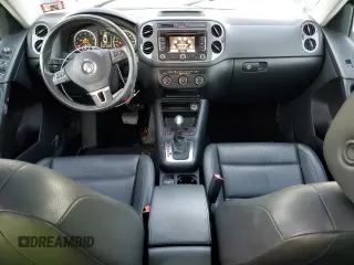 2013 Volkswagen Tiguan S с VIN WVGBV3AX2DW577716, выставлен на аукционе Copart как лот 85504974 с пробегом 101 532 миль миль и Списание • Salvage title. История ставок и продаж доступна на DreamBid. Изображение 8.