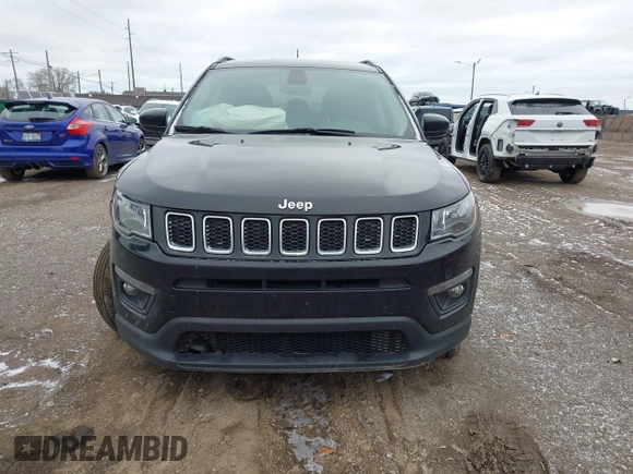 2018 Jeep Compass Latitude with VIN 3C4NJDBB7JT373582, listed as a IAAI auction lot 41728122 with 111,411 mi miles. Bid and sale history available at carsss.com. Image 12.