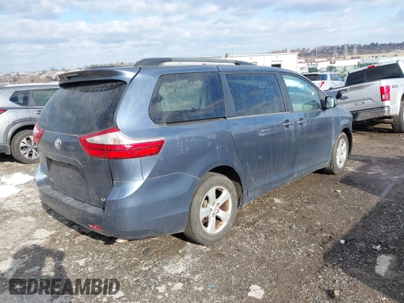 2016 Toyota Sienna LE AAS with VIN 5TDKK3DCXGS734130, listed as a IAAI auction lot 41519212 with 88,137 mi miles. Bid and sale history available at carsss.com. Image 4.