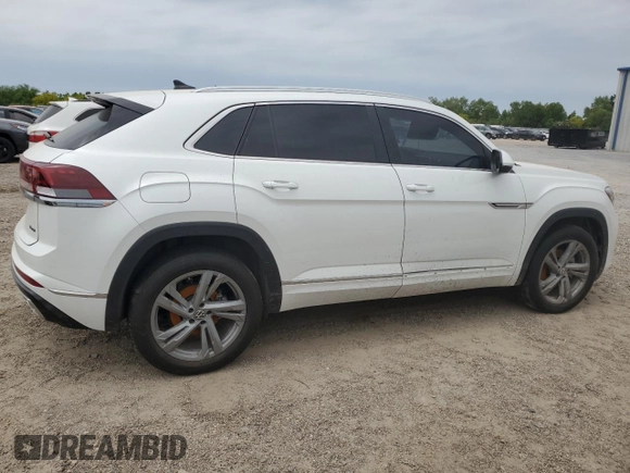2024 Volkswagen Atlas SEL R-Line with VIN 1V2AE2CA1RC211093, listed as a Copart auction lot 51462025 with 13,844 mi miles and Salvage title. Bid and sale history available at DreamBid. Image 3.