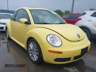 2008 Volkswagen Beetle S z VIN 3VWRG31CX8M514764, wystawiony jako IAAI lot #42486291 z przebiegiem 101 278 mil mil oraz . Historia ofert i sprzedaży dostępna na DreamBid. Obrazek 1.