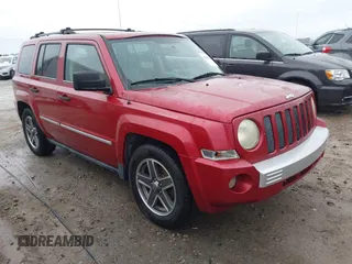 2009 Jeep Patriot z VIN 1J8FT48B39D184279, wystawiony jako IAAI lot #41580351 z przebiegiem 205 118 mil mil oraz . Historia ofert i sprzedaży dostępna na DreamBid. Obrazek 1.