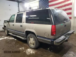 1999 GMC Suburban with VIN 1GKFK16R5XJ742953, listed as a Copart auction lot 42632795 with 253,432 mi miles and Clean Title. Bid and sale history available at carsss.com. Image 2.