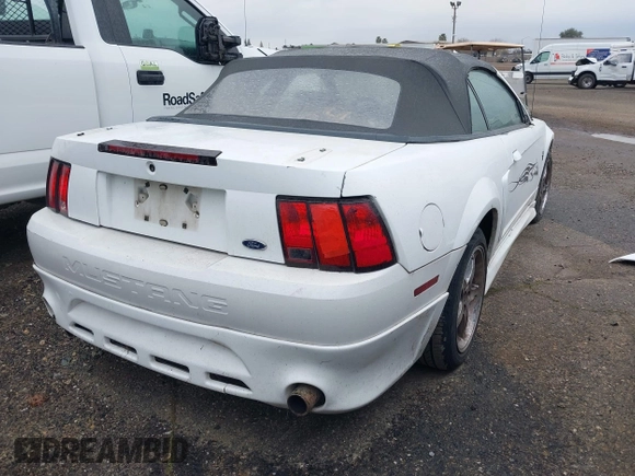 2000 Ford Mustang with VIN 1FAFP4440YF265297, listed as a IAAI auction lot 41739266 with 170,907 mi miles. Bid and sale history available at carsss.com. Image 4.