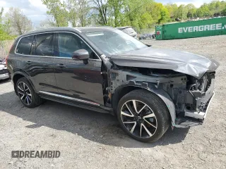 2024 Volvo XC90 Plus Bright Theme z VIN YV4062PE9R1145506, wystawiony jako Copart lot #55670495 z przebiegiem 18 734 mil mil oraz Szkoda całkowita • Salvage title. Historia ofert i sprzedaży dostępna na DreamBid. Obrazek 4.