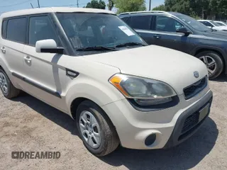 2013 Kia Soul with VIN KNDJT2A53D7756582, listed as a IAAI auction lot 42068381 with 144,255 mi miles. Bid and sale history available at carsss.com. Image 1.