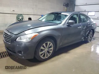 2013 Infiniti M z VIN JN1BY1ARXDM603916, wystawiony jako Copart lot #61070355 z przebiegiem 166 630 mil mil oraz Czysty tytuł • Clean title. Historia ofert i sprzedaży dostępna na DreamBid. Obrazek 1.