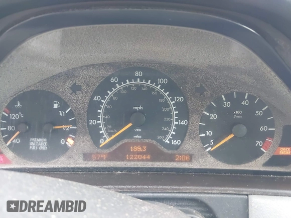 1996 Mercedes-Benz E-Class with VIN WDBJF55F0TJ007170, listed as a IAAI auction lot 41147514 with 122,044 mi miles. Bid and sale history available at carsss.com. Image 7.