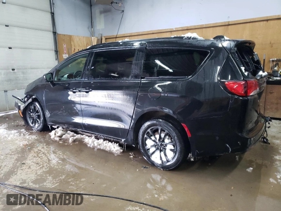 2020 Chrysler Pacifica Launch Edition z VIN 2C4RC3BG3LR263989, wystawiony jako Copart lot #82079334 z przebiegiem 109 707 mil mil oraz Nie do naprawy. Historia ofert i sprzedaży dostępna na DreamBid. Obrazek 2.