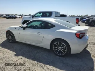 2017 Toyota 86 z VIN JF1ZNAA11H8706337, wystawiony jako Copart lot #56076365 z przebiegiem 111 330 mil mil oraz Czysty tytuł • Clean title. Historia ofert i sprzedaży dostępna na DreamBid. Obrazek 2.