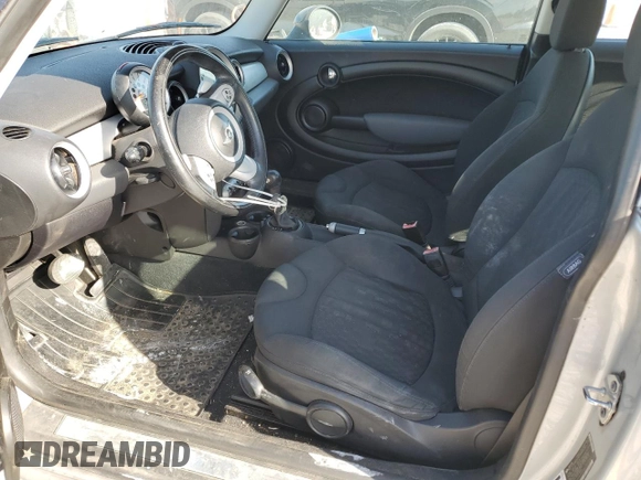 2007 MINI Hardtop z VIN WMWMF33557TL77261, wystawiony jako Copart lot #52651125 z przebiegiem 129 752 mil mil oraz Szkoda całkowita • Salvage title. Historia ofert i sprzedaży dostępna na DreamBid. Obrazek 7.