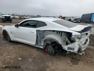2020 Chevrolet Camaro 1SS with VIN 1G1FE1R78L0141042, listed as a Copart auction lot 43348995 with 58,099 mi miles and Salvage Title. Bid and sale history available at carsss.com. Image 2.