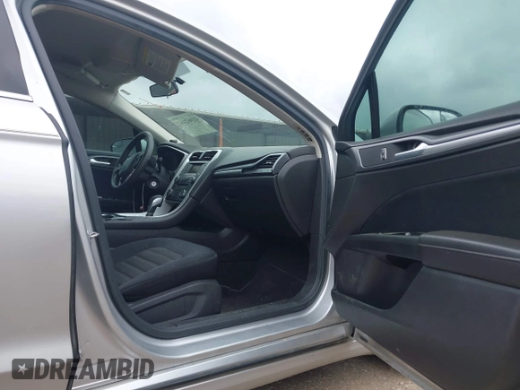 2013 Ford Fusion SE with VIN 3FA6P0H7XDR127342, listed as a IAAI auction lot 41962183 with 138,642 mi miles. Bid and sale history available at carsss.com. Image 5.