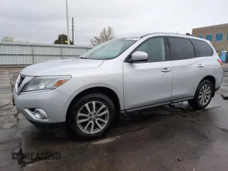 2014 Nissan Pathfinder Platinum with VIN 5N1AR2MM0EC692099, listed as a Copart auction lot 52826275 with 164,145 mi miles and Salvage Title. Bid and sale history available at carsss.com. Image 1.