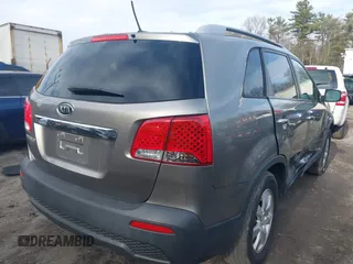 2011 Kia Sorento LX with VIN 5XYKTDA2XBG122465, listed as a IAAI auction lot 41832935 with 163,873 mi miles. Bid and sale history available at carsss.com. Image 4.