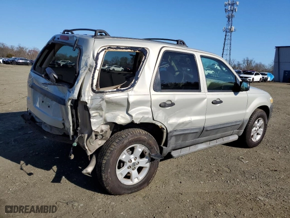 2006 Ford Escape XLT with VIN 1FMYU03136KA23230, listed as a Copart auction lot 48782825 with 142,302 mi miles and Salvage Title. Bid and sale history available at carsss.com. Image 3.