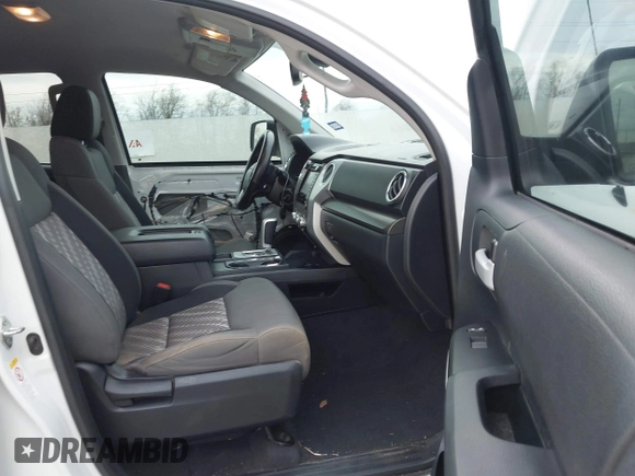 2019 Toyota Tundra 2WD SR with VIN 5TFRY5F19KX245581, listed as a IAAI auction lot 41204371 with 82,784 mi miles. Bid and sale history available at carsss.com. Image 5.