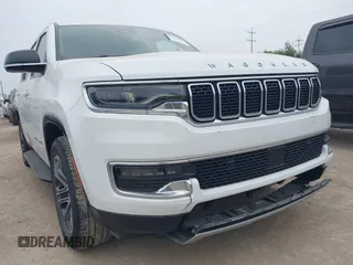 2024 Jeep Wagoneer Series II with VIN 1C4SJUBP8RS126826, listed as a IAAI auction lot 41945554 with 39,031 mi miles and . Bid and sale history available at DreamBid. Image 6.