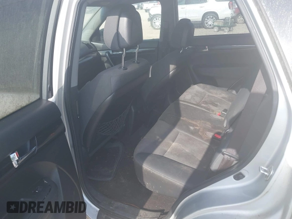 2011 Kia Sorento LX with VIN 5XYKTDA29BG066339, listed as a IAAI auction lot 42095946 with 231,849 mi miles. Bid and sale history available at carsss.com. Image 8.