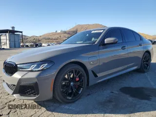 2022 BMW 5 Series 530e с VIN WBA13AG08NCL01996, выставлен на аукционе Copart как лот 89193865 с пробегом 21 314 миль миль и Списание • Salvage title. История ставок и продаж доступна на DreamBid. Изображение 1.