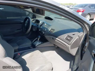 2007 Honda Civic Cpe LX with VIN 2HGFG12627H578430, listed as a IAAI auction lot 41918779 with 207,924 mi miles. Bid and sale history available at carsss.com. Image 5.