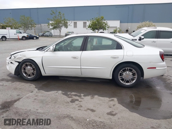 2001 Oldsmobile Aurora z VIN 1G3GS64C114109142, wystawiony jako IAAI lot #41974652 z przebiegiem 81 395 mil mil oraz . Historia ofert i sprzedaży dostępna na DreamBid. Obrazek 14.