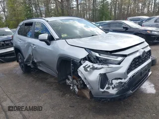 2022 Toyota RAV4 XLE z VIN 2T3P1RFV2NC316877, wystawiony jako IAAI lot #41981282 z przebiegiem 42 955 mil mil oraz . Historia ofert i sprzedaży dostępna na DreamBid. Obrazek 6.