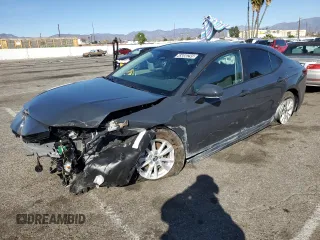 2025 Toyota Camry LE with VIN 4T1DAACK3SU071864, listed as a Copart auction lot 45858295 with 1,912 mi miles and Salvage Title. Bid and sale history available at carsss.com. Image 1.