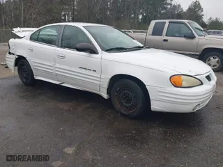 2002 Pontiac Grand Am SE1 with VIN 1G2NF52F82C203744, listed as a IAAI auction lot 41770625 with 177,630 mi miles. Bid and sale history available at carsss.com. Image 1.