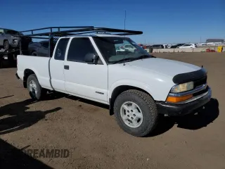 2002 Chevrolet S-10 LS with VIN 1GCDT19W328211770, listed as a Copart auction lot 44486925 with 129,316 mi miles and Salvage Title. Bid and sale history available at carsss.com. Image 4.