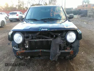 2014 Jeep Patriot Latitude with VIN 1C4NJRFB0ED799097, listed as a IAAI auction lot 40834502 with 192,940 mi miles. Bid and sale history available at carsss.com. Image 6.