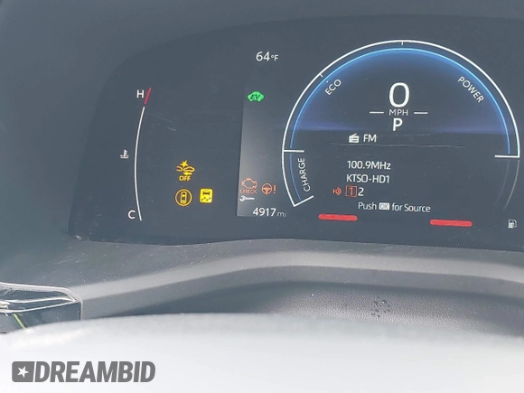 2025 Toyota Camry LE z VIN 4T1DAACK5SU527380, wystawiony jako IAAI lot #42116438 z przebiegiem 4 917 mil mil oraz . Historia ofert i sprzedaży dostępna na DreamBid. Obrazek 7.