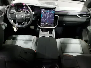 2024 GMC Acadia AWD AT4 z VIN 1GKENPKS9RJ164387, wystawiony jako Copart lot #78940634 z przebiegiem 3870 mil mil oraz Szkody całkowita. Historia ofert i sprzedaży dostępna na DreamBid. Obrazek 8.
