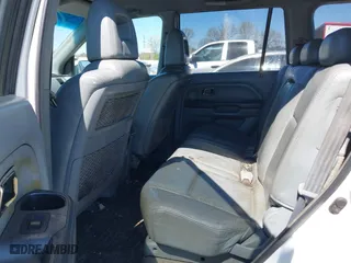 2003 Honda Pilot EX with VIN 2HKYF18693H511343, listed as a IAAI auction lot 41833640 with 300,640 mi miles. Bid and sale history available at carsss.com. Image 8.