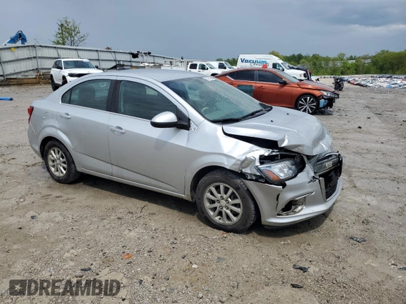2017 Chevrolet Sonic LT z VIN 1G1JD5SH9H4122507, wystawiony jako Copart lot #55165265 z przebiegiem 173 818 mil mil oraz Szkoda całkowita • Salvage title. Historia ofert i sprzedaży dostępna na DreamBid. Obrazek 4.