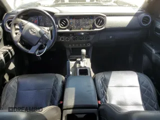 2017 Toyota Tacoma SR5 with VIN 3TMCZ5AN3HM076315, listed as a Copart auction lot 53828955 with 172,923 mi miles and Salvage Title. Bid and sale history available at carsss.com. Image 8.