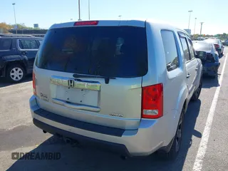 2011 Honda Pilot LX with VIN 5FNYF4H26BB100266, listed as a IAAI auction lot 42111030 with 262,955 mi miles. Bid and sale history available at carsss.com. Image 4.