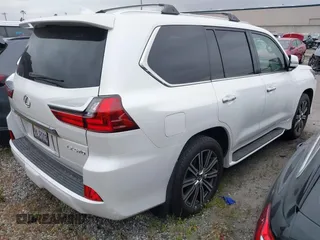 2018 Lexus LX 570 z VIN JTJHY7AX6J4265951, wystawiony jako IAAI lot #41919574 z przebiegiem 59 314 mil mil oraz . Historia ofert i sprzedaży dostępna na DreamBid. Obrazek 4.