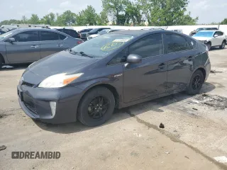 2013 Toyota Prius One z VIN JTDKN3DU5D5610381, wystawiony jako Copart lot #57234685 z przebiegiem 253 867 mil mil oraz Czysty tytuł • Clean title. Historia ofert i sprzedaży dostępna na DreamBid. Obrazek 1.