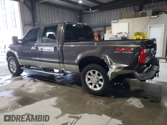 2008 Ford F-250 XL with VIN 1FTSW21R38EB18865, listed as a Copart auction lot 60240945 with 323,624 mi miles and Clean title. Bid and sale history available at DreamBid. Image 2.