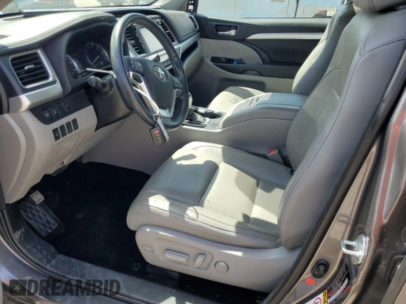 2018 Toyota Highlander SE with VIN 5TDJZRFH1JS523764, listed as a Copart auction lot 58576615 with 55,313 mi miles and Salvage title. Bid and sale history available at DreamBid. Image 7.