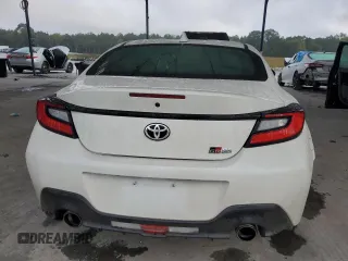 2024 Toyota GR86 with VIN JF1ZNBB12R9756924, listed as a Copart auction lot 74120174 with 2,615 mi miles and Salvage Title. Bid and sale history available at carsss.com. Image 6.