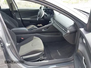 2024 Hyundai Elantra SEL z VIN KMHLM4DGXRU658961, wystawiony jako IAAI lot #42180658 z przebiegiem 5 090 mil mil oraz . Historia ofert i sprzedaży dostępna na DreamBid. Obrazek 5.