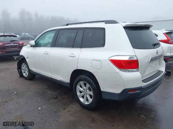2012 Toyota Highlander with VIN 5TDBK3EH2CS117745, listed as a IAAI auction lot 41912110 with 216,449 mi miles. Bid and sale history available at carsss.com. Image 3.