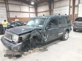 2008 Jeep Commander Limited с VIN 1J8HG58238C111369, выставлен на аукционе IAAI как лот 41843591 с пробегом 82 276 миль миль и . История ставок и продаж доступна на DreamBid. Изображение 2.