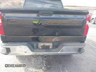 2020 Chevrolet Silverado 1500 LT with VIN 1GCUYDEDXLZ221344, listed as a IAAI auction lot 40731228 with 101,218 mi miles and . Bid and sale history available at DreamBid. Image 6.