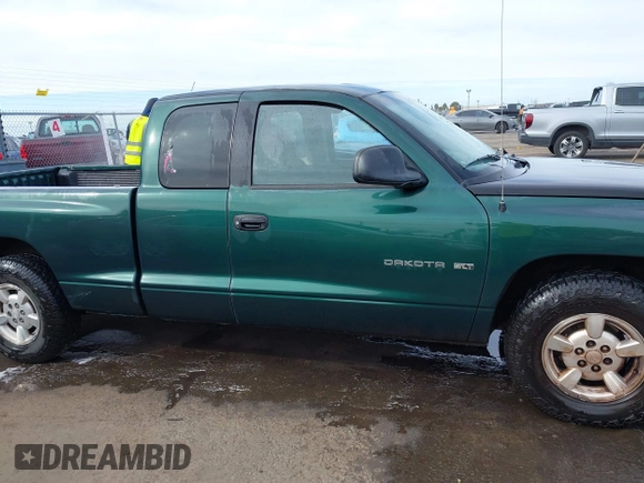 2001 Dodge Dakota with VIN 1B7GL22X11S284210, listed as a IAAI auction lot 41630417 with 206,484 mi miles. Bid and sale history available at carsss.com. Image 13.
