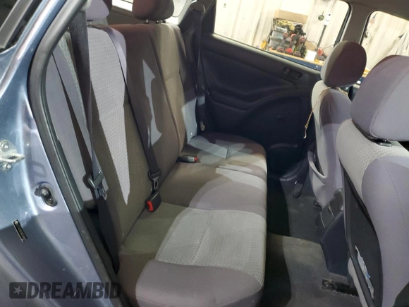 2006 Toyota Matrix STD z VIN 2T1LR32E06C554649, wystawiony jako Copart lot #51359795 z przebiegiem 144 406 mil mil oraz Tytuł czysty. Historia ofert i sprzedaży dostępna na DreamBid. Obrazek 10.