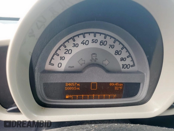 2011 Smart fortwo Pure with VIN WMEEJ3BA4BK447028, listed as a Copart auction lot 57359265 with 84,657 mi miles and Clean title. Bid and sale history available at DreamBid. Image 9.