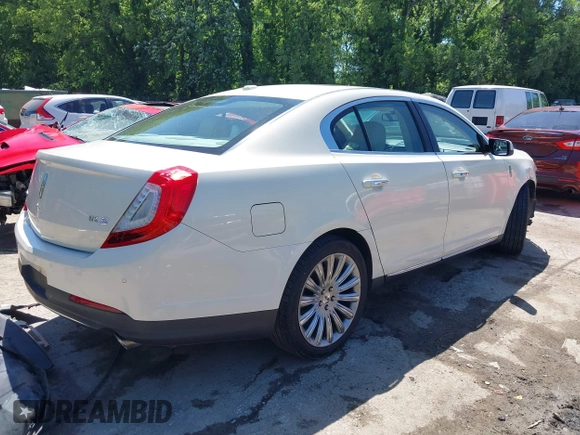2013 Lincoln MKS z VIN 1LNHL9DK4DG611605, wystawiony jako IAAI lot #42271526 z przebiegiem 204 239 mil mil oraz . Historia ofert i sprzedaży dostępna na DreamBid. Obrazek 4.